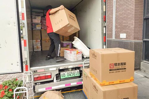 貨拉拉搬家用車(chē)與貨運(yùn)車(chē)的區(qū)別